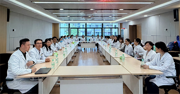 我院锦江门诊部党支部与东区门诊部党支部开展联学联建活动